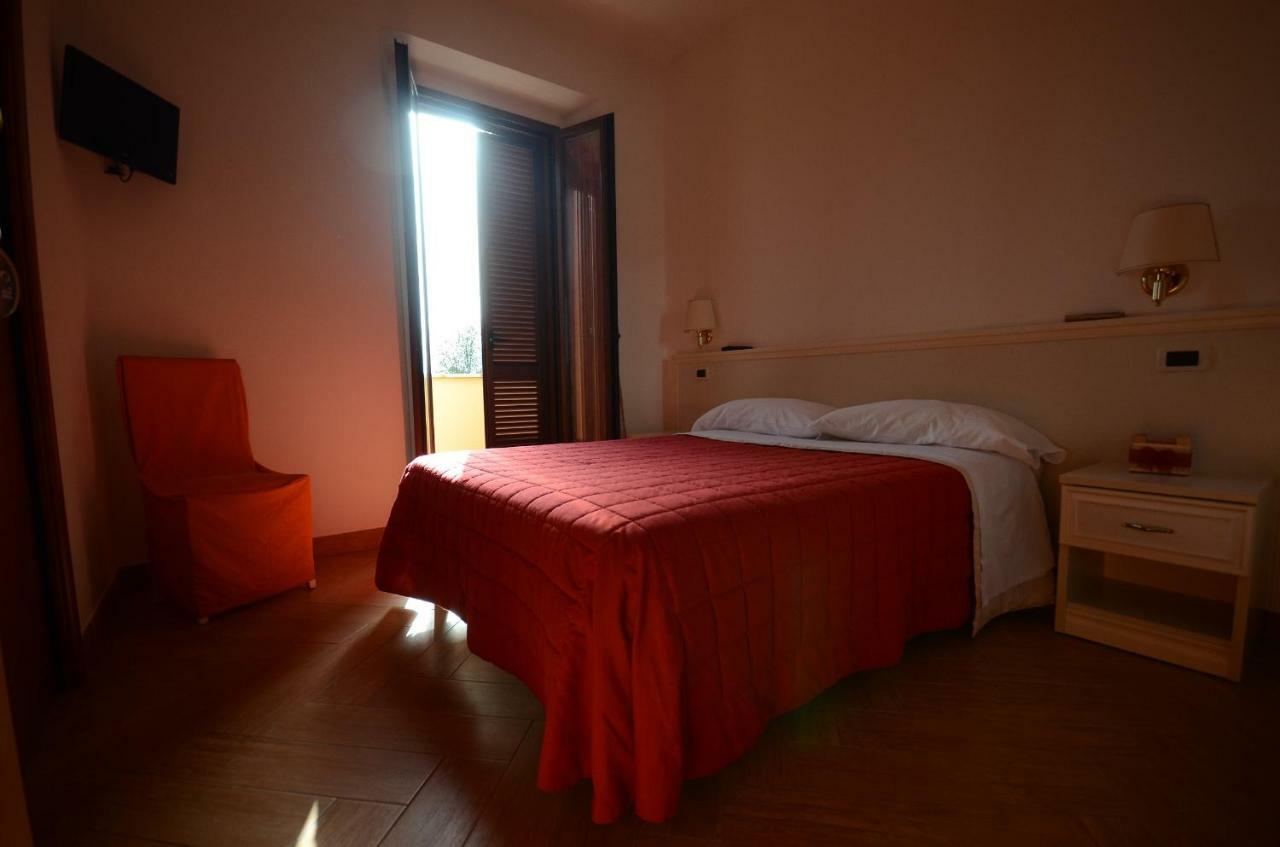 Il Piccolo Nido Bed and Breakfast Borgo Montenero Esterno foto